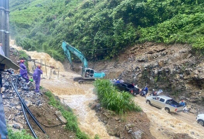 Tình hình mưa lũ tại tỉnh Hà Giang và kinh nghiệm lái xe miền núi khi trời mưa (10/06/2024)